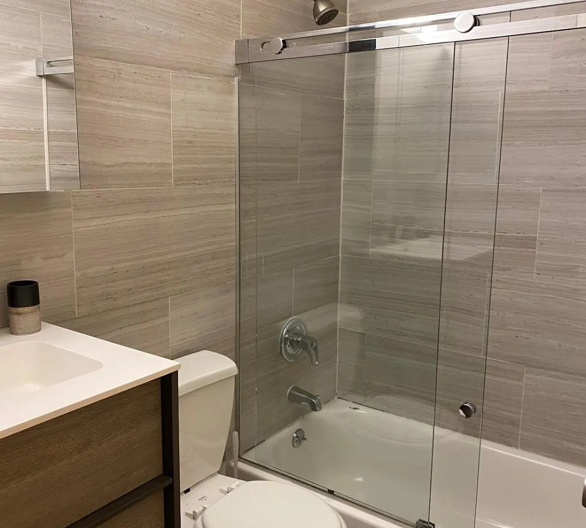 26-4B Newly Furnished 1Br W&D Courtyard Apartment New York 0*,  United States